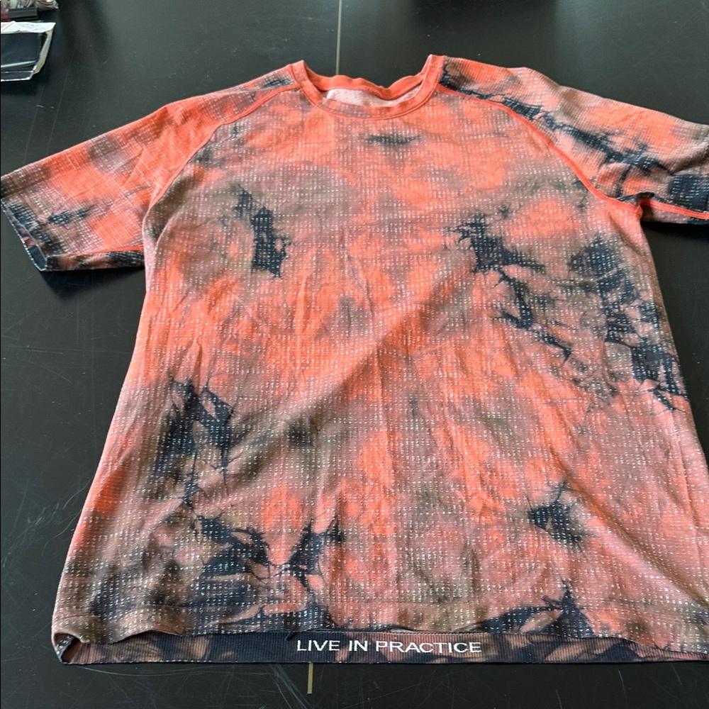 lululemon athletica Men's Short Sleeve Tee - Orange and Black